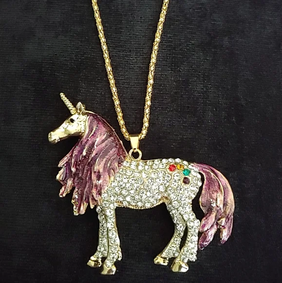 Beautiful Unicorn Necklace - Picture 6 of 6